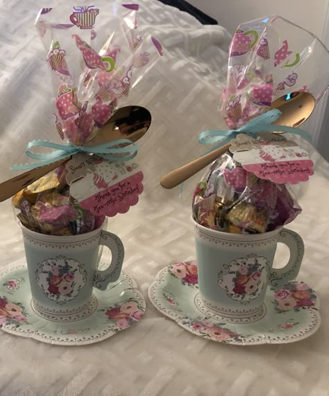 High Tea Gift Ideas, Teacup Party Favors, Tea Cup Gift Ideas Filled, Tea Party Table Setup, Tea Party Goodie Bags, Tea Party Favors Kids, Tea Party Gift Ideas, Tea Party Gift Bags, Tea Party Favours