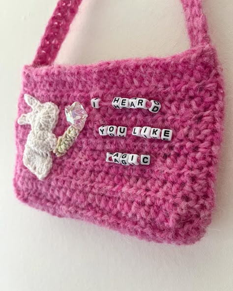 🎶I heard you like magic, I got a wand and a rabbit🎶 I‘m soooo obsessed with Chappell Roans music rn aaaaaaah 💗 #crochet #crochetpurse #crochetbag #queer #chappellroan #embroidery #beads #redwinesupernova Beads Art Ideas, Chappell Roan Crochet, Queer Crochet, Pink Crochet Ideas, Embroidery On Crochet, Crochet With Beads, Beads Crochet, Crochet Beads, Yarn Embroidery