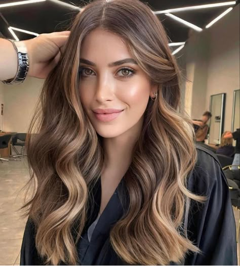 Black Hair With Blonde Highlights, Sunkissed Hair Brunette, Spring Hair Color Trends, Rambut Brunette, Honey Brown Hair, Brown Hair Looks, Brown Hair Inspo, Brunette Hair With Highlights, Spring Hair Color