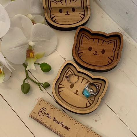 Cat Ring Holder, Wood Laser Ideas, Laser Crafts, Wood Napkin Holder, Veneer Plywood, Laser Engraved Gifts, Laser Cut Wood Crafts, Small Trinkets, Laser Engraved Ideas