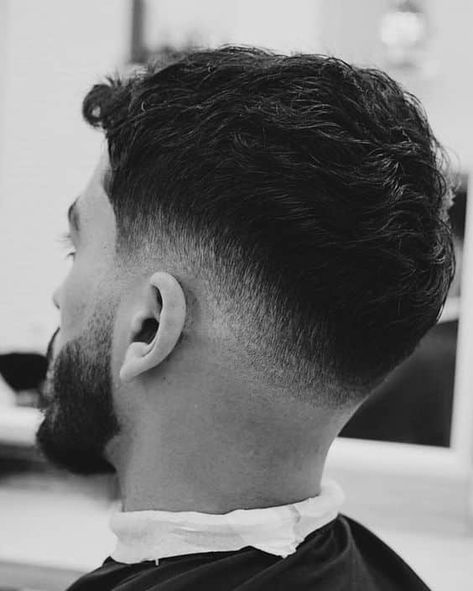 Midfade Hairstyle Straight Hair, Midfade Hairstyle Men, Low Fades, Low Fade Haircut Men's, Faded Haircut, Mid Skin Fade, Mid Fade Haircut, Fade Haircut Styles, Short Fade Haircut