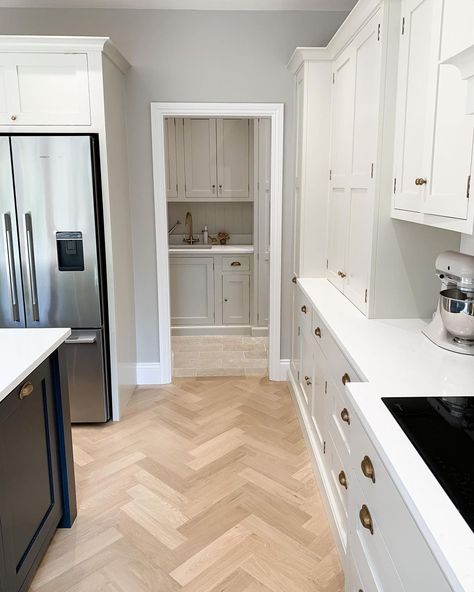 Kitchens With Parquet Flooring, Cream Kitchen Wooden Floor, Kitchens With Herringbone Floors, Kitchen With Wooden Flooring, White Kitchen Herringbone Floor, Kitchen Flooring Herringbone, Kitchen Floor Herringbone, Parkay Flooring Kitchen, Herringbone Flooring Kitchen