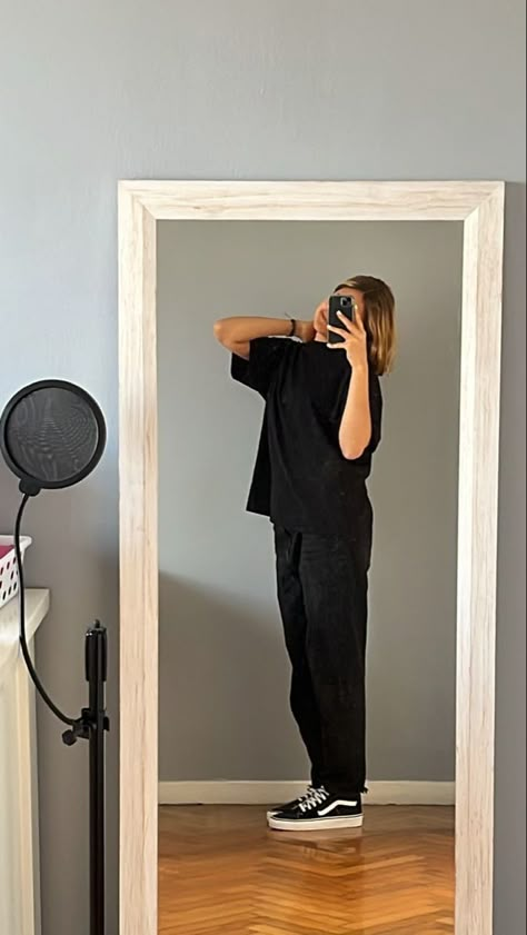 Black Clothes For Women, Black Jumpsuits, Masc Outfits, Vans Outfit, Aesthetic Collection, Diy Vetement, Black Clothes, Casual Day Outfits, Little Black Dresses