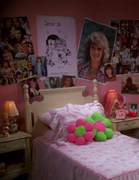 That 70's Show - Jackie's Room 90s Bedroom Decor, 70s Bedroom, 70s Room, 2000s Room, 90s Room, 90s Bedroom, 80s Room, Jackie Burkhart, Y2k Room