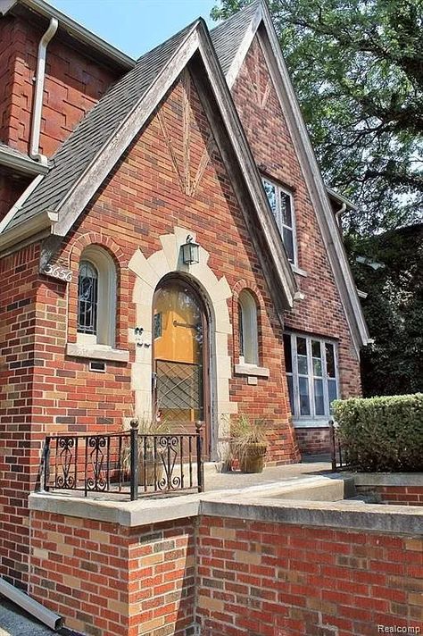 c. 1929 Tudor Style House For Sale in Detroit, MI. $100K - Old Houses Under $100K Detroit Houses, Hot Water Tanks, Tudor Cottage, Craftsman Interior, Tudor Style Homes, New Deck, Tudor Style, Tudor House, Water Tank