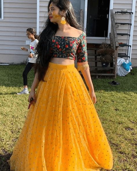 12 Simple Indian Wedding Dresses for Bride's Sister to Try In 2022 डिजाइनर कपड़े, Haldi Outfits, Skirt And Crop Top, Haldi Outfit, Function Dresses, Choli Dress, Mehendi Outfits, Indian Outfits Lehenga, Yellow Lehenga