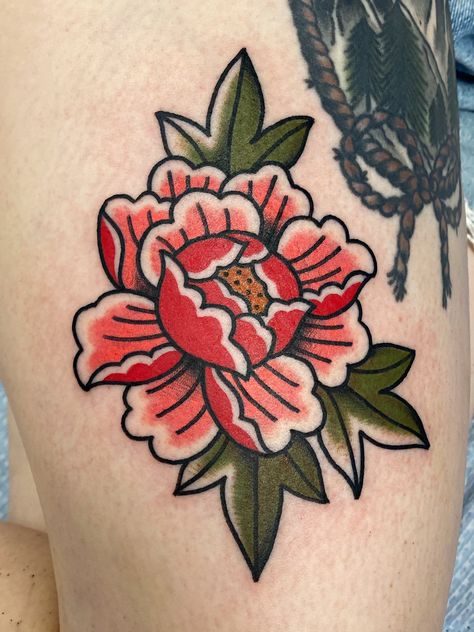 American Traditional Filler, American Traditional Filler Tattoo, Traditional Filler Tattoo, Traditional Filler, Crisantemo Tattoo, Filler Tattoo Designs, Traditional Tattoo Drawings, Flor Tattoo, Tato Tradisional