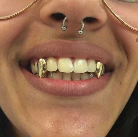 Girl Grillz, Fang Grillz, Grillz Teeth, Diamond Teeth, Gold Grillz, Grills Teeth, Nose Piercings, 일본 패션, Tooth Gem