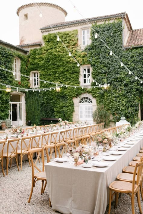 Chic, modern fall wedding in the South of France | South of France Real Weddings | Gallery | Item 66 Courtyard Reception, Romantic Courtyard, Tables Wedding, Tuscan Wedding, Chateau Wedding, European Wedding, Wedding Venue Inspiration, Modern Fall, Countryside Wedding