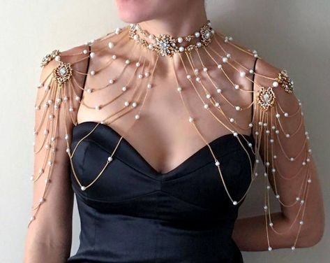 Etsy :: Your place to buy and sell all things handmade Alt Streetwear, Shoulder Chain Jewelry, Ideal Aesthetic, Shoulder Jewelry, Body Necklace, Shoulder Necklace, Necklace Bridal, Ring Collection, Jewelry Bridal