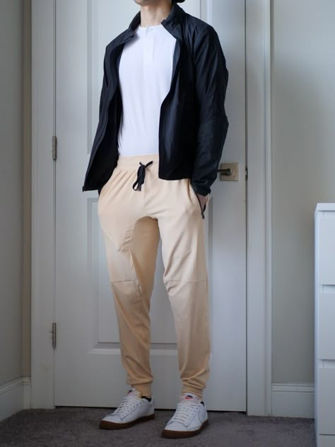 Athleisure Outfits For Work Men, Athletic Men’s Fashion, Male Athleisure Outfits, Guy Sporty Outfits, Man Joggers Outfit, Athleisure Fashion Men, Sporty Aesthetic Outfit Male, Athleisure Outfits For Men, Athlesuire Outfit Mens