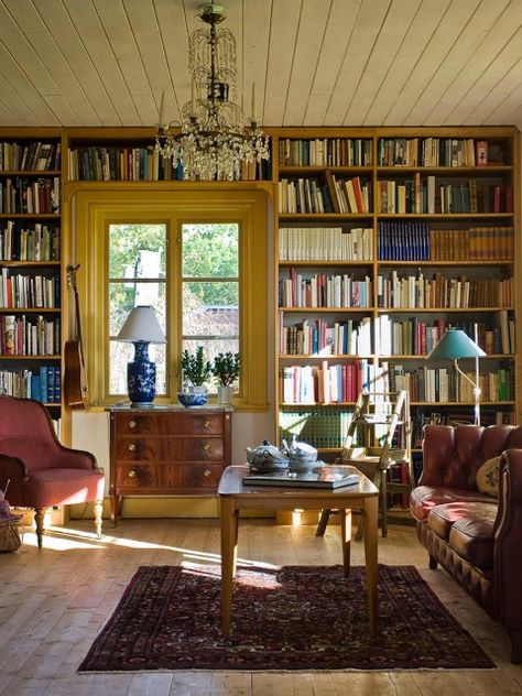 23 incredible home libraries that will fill all book-lovers with interior design lust Swedish Country House, Home Library Rooms, Bibliotheque Design, Library Room, Country House Interior, Home Library Design, Home Libraries, Country House Decor, Trendy Home