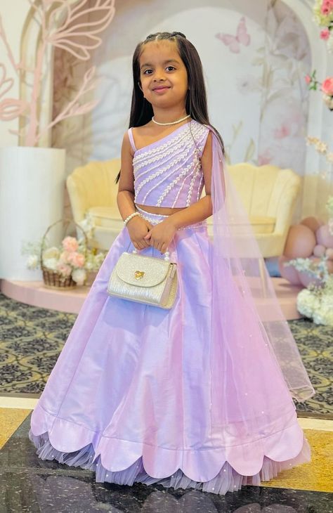 Girls Lehanga Blouse Designs, Lehenga For Kids Designer, Kids Dresses For Girls Indian, Baby Lehenga Blouse Designs, Kids Girls Dresses Indian, Kids Lehanga Design Indian Dresses, Baby Girl Lehenga Designs, Kids Lehenga Choli Design, Choli Designs For Kids