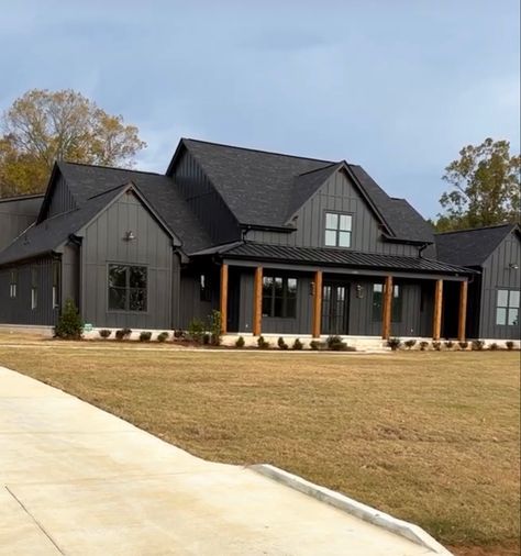 Black House Farmhouse, House Shade Exterior, Black Barndo Exterior, All Black House Exterior Farmhouse, Black 1 Story House, Barn House Exterior Colors, Modern Dark Farmhouse Exterior, Outside House Paint Colors Ideas Ranch, Black Metal Siding House