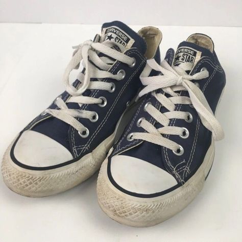 Converse Shoes Low Top, Worn Out Sneakers, Low Top Converse Outfit, Low Rise Converse, Converse Y2k, Low Converse, Navy Blue Converse, Converse Chuck Taylor Low, Navy Converse