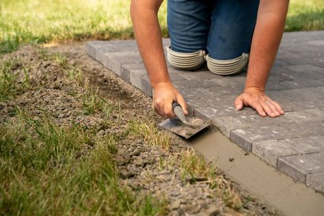 5 Ways to Retain a Paver Edge in Landscaping | Western Interlock Patio Paver Edging Ideas, Interlocking Bricks Landscaping, Paver Garden Edging, Paver Boarder, Front Yard Walkway Ideas Entrance, Patio Edging Ideas, Stone Landscape Edging, Driveway Edging Ideas, Paving Stones Walkway