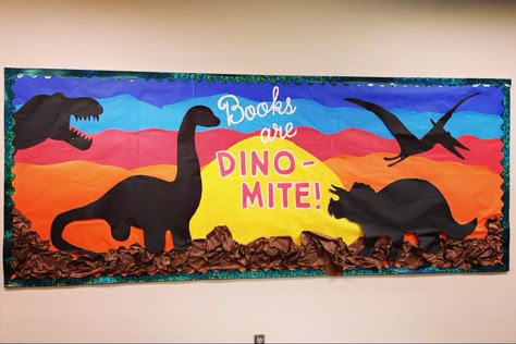 #reading #middleschoolela #bulletinboardideas #librarydesign Dinosaur Bulletin Boards, Dinosaur Display, Dinosaur Classroom, Dinosaur Theme Preschool, Dinosaur Activities Preschool, Dinosaur Projects, Dinosaurs Preschool, Preschool Bulletin, Preschool Bulletin Boards