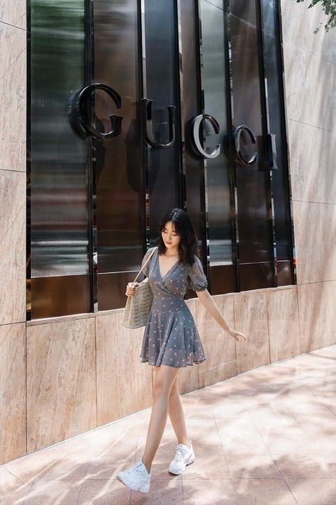 Dress And Chunky Sneakers, Dress Ootd Ideas, Dress With Chunky Sneakers, South Korean Fashion Summer, Pose In Dress Instagram, Korean Sneakers Outfit, Light Summer Korean, Ootd Korean Style Dress, Flowy Dresses Casual