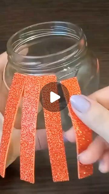 Plastic Jar Crafts, Wine Glass Crafts Diy, Crafts Diy Easy, Bottles Decoration Diy, Craft Ideas For Beginners, Easy Mason Jar Crafts, Lace Mason Jars, Diy Easy Crafts, Jar Projects