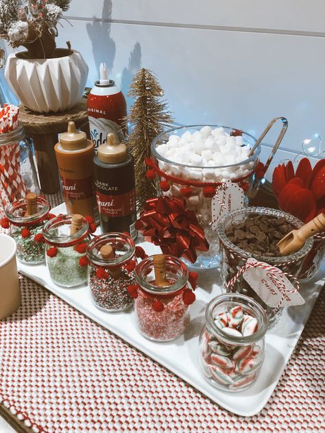 Hot Chocolate Table Ideas, Christmas Coffee And Hot Chocolate Bar, Hot Chocolate Bar Home, Christmas Party Kids Decorations, Hot Coco Board Ideas, Diy Coffee Bar For Party, Hot Coco Baby Shower Bar, Hot Chocolate Bar Ideas For Work, Hot Cocoa Bar Work