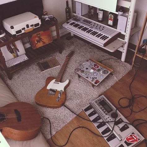 Music Recording Studio Aesthetic, Aesthetic Music Room, Recording Studio Aesthetic, Music Studio Aesthetic, Home Studio Design, Studio Aesthetic, Music Recording Studio, Music Studio Room, Aesthetic Music