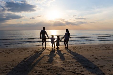 Mother Son And Daughter, Sunset Family Photos, Asian Family, Ocean Horizon, Family Summer Vacation, Bull Tattoos, Son And Daughter, Vacation Photography, Baby Walking