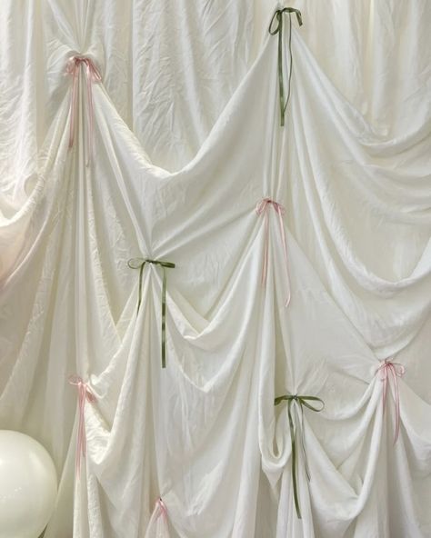 30 Ceremony Backdrop Ideas | Creative Ideas For Your Ceremony Background Coquette Backdrop, Ribbon Aesthetic, Ceremony Backdrop Ideas, Bedroom Decor Curtains, Ceremony Background, Photoshoot Backdrops, Bow Party, Bow Wedding, Decor Curtains