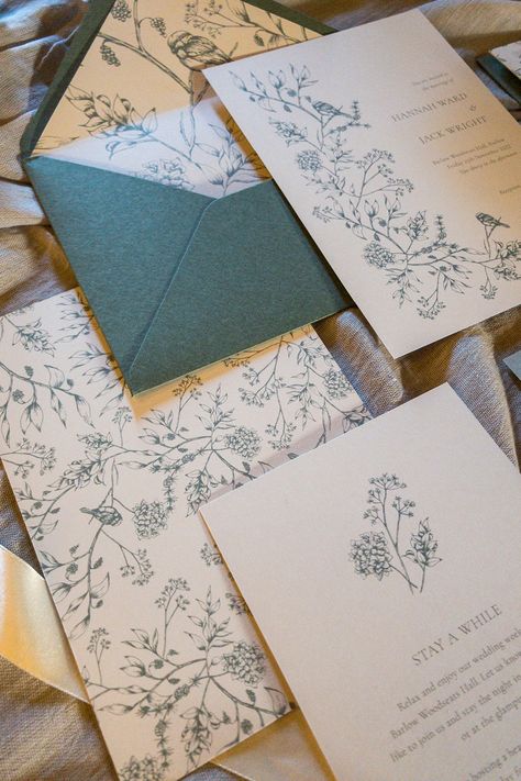 Wedding Invitations Nature Inspired, Nature Wedding Invites, Winter Wedding Sage Green, Wedding Invitations Nature, Garden Wedding Invite, Wedding Stationary Illustration, Forest Wedding Invites, Natural Wedding Invites, Forest Wedding Stationery