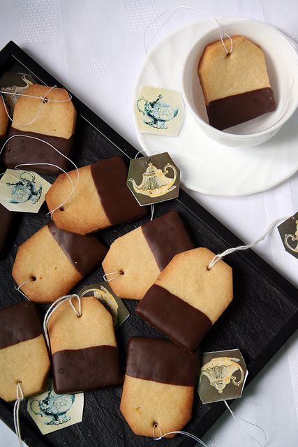 Tea Bag Cookies, Tea Party Cookies, Kue Macaroon, Tea Cookies, Chocolate Dipped, High Tea, Party Food, Afternoon Tea, Cookie Decorating