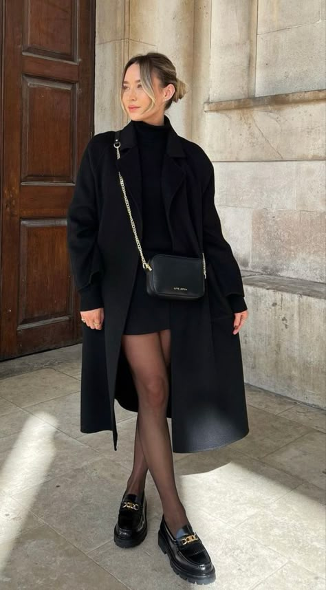 Classy Stockings Outfit, Loafers Outfit Leggings, Shiny Black Shoes Outfit, Loafers Outfit Elegant, Old Money Outfits With Loafers, Black Heel Loafers Outfit, Loafers Stockings Outfit, Cosy Pub Outfit, Dress With Loafers Outfit Classy