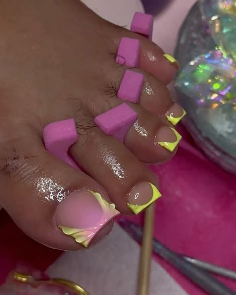 The Nail Babe on Instagram: "Pretty Pedi🍧 By: @slaymeslim✨ • • • • ❤️‍🔥💅🏽Follow @thenailbabeuk for more nail inspiration💅🏽❤️‍🔥  #pedicure👣 #creativenails #auranails #trendnails #frenchtipnails #nailinspo #tropicalnails #nailsonfleek #acrylictoes #prettynails #nailsnailsnails #thenailbabeuk #thenailbabe" Cute Acrylic Toe Designs, Toe French Nail Designs, Acyrilics Toe Nails, Toes Acrylic Nails, Toe Design Ideas, Acrylic Toes Designs, Toes Nail Designs, Acrylic Toe Designs, Toe Designs Pedicure