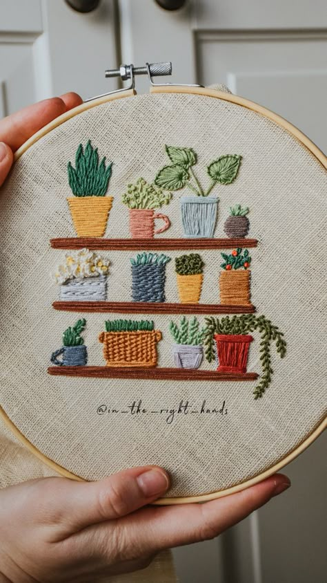 Easy Emboirdery Ideas, Finished Embroidery Ideas, Large Embroidery Patterns, Filling Embroidery Stitches, Embroidery Designs Beginner, Hand Embroidery Bag, Bookshelf Embroidery, Small Flower Embroidery Designs, Basic Embroidery Designs