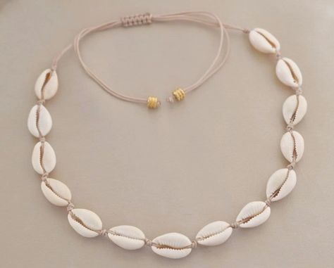 Shell Necklacecowrie Shell Necklacereal Natural Shells - Etsy Canada Cowrie Shell Jewelry, Cowrie Shell Necklace, Beachy Jewelry, Preppy Jewelry, Shell Choker, Seashell Jewelry, Gold Armband, Jewelry Accessories Ideas, Seashell Necklace