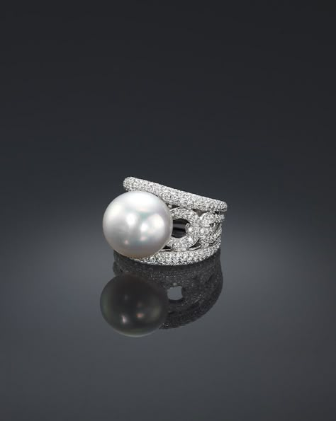 Classic Assael Collection | Pearl jewelry of incomparable quality Pearl Ring Design, Diamond Pave Ring, South Sea Pearl Necklace, Cultured Pearl Ring, Fine Pearl Jewelry, Bubble Design, Diamond Bracelet Design, Pearl Jewelry Design, Tahitian Black Pearls