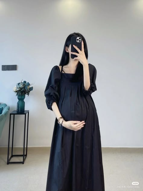 Ibu Hamil Aesthetic, Pregnant Woman Outfits, Outfit For Pregnant Women, Pregnant Women Outfits, Pregnant Aesthetic, Dress For Pregnant Women, Pregnant With A Girl, Cute Maternity Dresses, Pregnancy Belly Photos