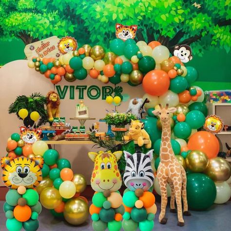 Safari Theme Birthday Party, Safari Birthday Party Decorations, Safari Balloon, Jungle Theme Birthday Party, Jungle Thema, Wild Birthday Party, Fest Temaer, Jungle Theme Birthday, Jungle Birthday Party