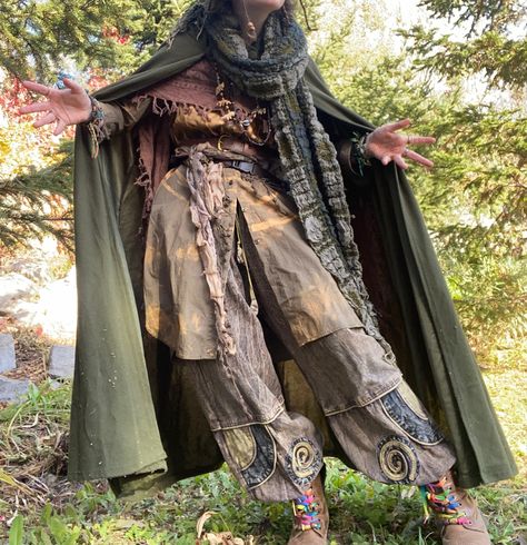 Fantasy Rags Outfit, Clothes For Festivals, Dnd Outfits Inspiration Ranger, Elf Oc Outfit, Dnd Outfit Aesthetic, Renfaire Outfit Pants, Dark Druid Costume, Wood Nymph Aesthetic, Forager Aesthetic Outfits