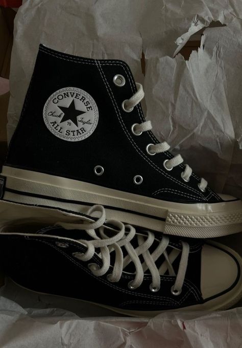 Converse Outfit Aesthetic, Spotify Music Aesthetic, Converse Shoes Aesthetic, Chuck Taylors Converse, Converse Shoes Black, Aesthetic Converse, Cute Converse Shoes, Converse Aesthetic, Black Chuck Taylors