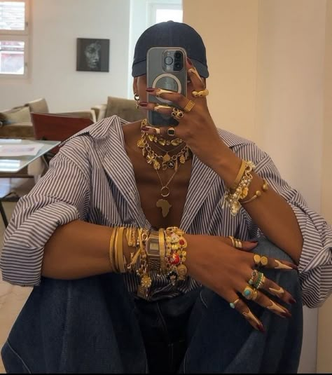 Chunky Gold Jewelry, Xoxo Jewelry, Dope Jewelry Accessories, Casual Chique, Jewelry Fashion Trends, Dope Jewelry, Chunky Jewelry, Looks Street Style, True Blood