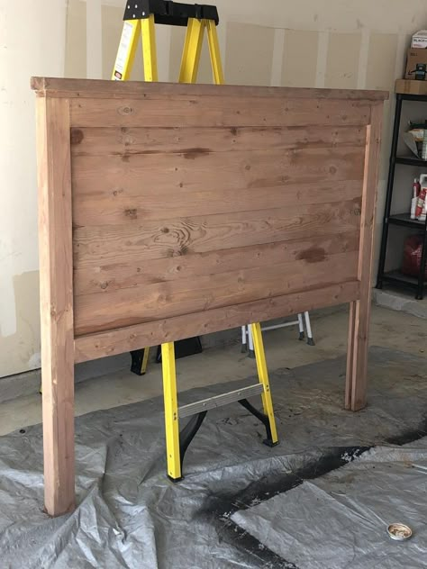 Queen Size Headboard Diy, Homemade Headboards Diy Wood, Diy Queen Headboard Ideas, Queen Headboard Diy, Wooden Headboard Diy, Queen Headboard Ideas, Diy Queen Headboard, White Wooden Headboard, Wood Headboard Diy