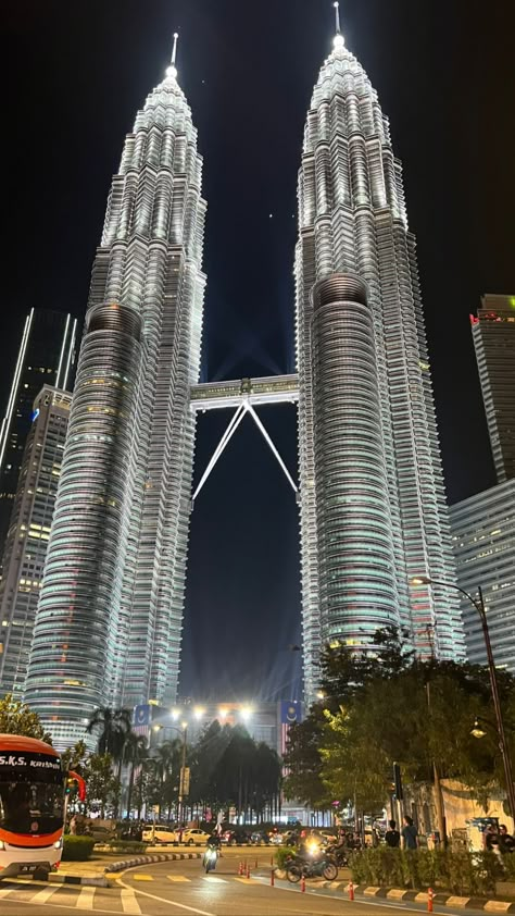 Malaysia Travel Aesthetic, Malasia Kuala Lumpur, Malaysia Aesthetic Wallpaper, Klcc Aesthetic, Kl Aesthetic, Kuala Lumpur Malaysia Aesthetic, Malaysia View, Malaysia City, Malaysia Aesthetic