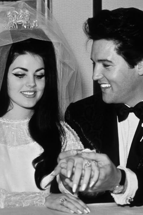 Priscilla Core, Priscilla Presley Wedding, Priscilla And Elvis, Priscilla Beaulieu, Marilyn Monroe Wallpaper, Elvis Presley Priscilla, Elvis And Priscilla Presley, Elvis And Me, Elvis Priscilla