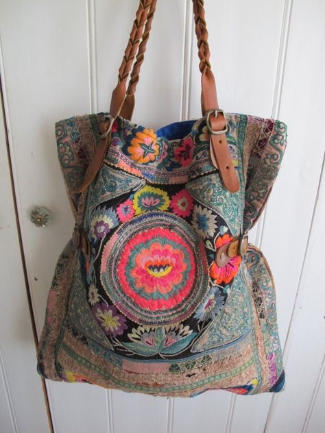 Hippy Bag, Boho Handbag, Mode Hippie, Hippie Fashion, Boho Handbags, Estilo Hippie, Ibiza Fashion, Boho Bags, Embroidered Bag