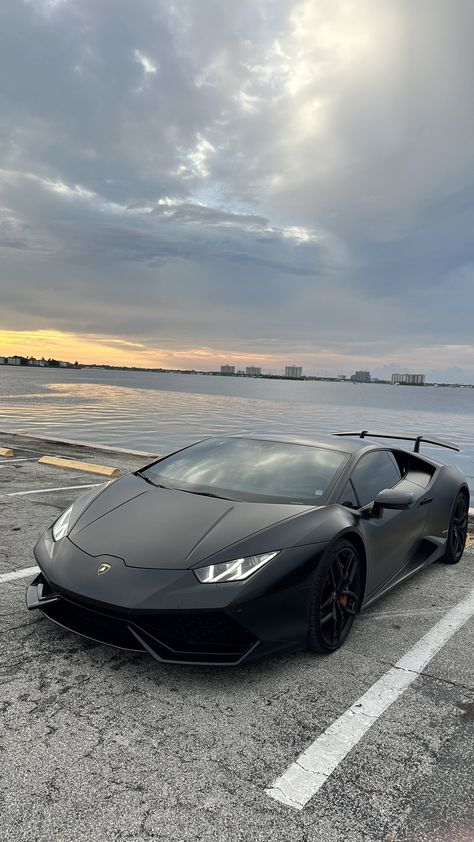 Lamborghini Sto, Lamborghini Wallpaper, Tmax Yamaha, White Lamborghini, Rich Cars, Fuel Efficient Cars, Top G, Car Facts, Good Looking Cars