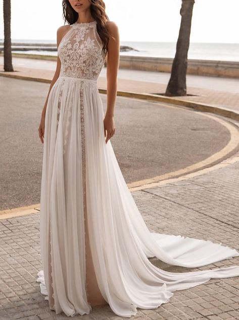 Wedding dress flowy