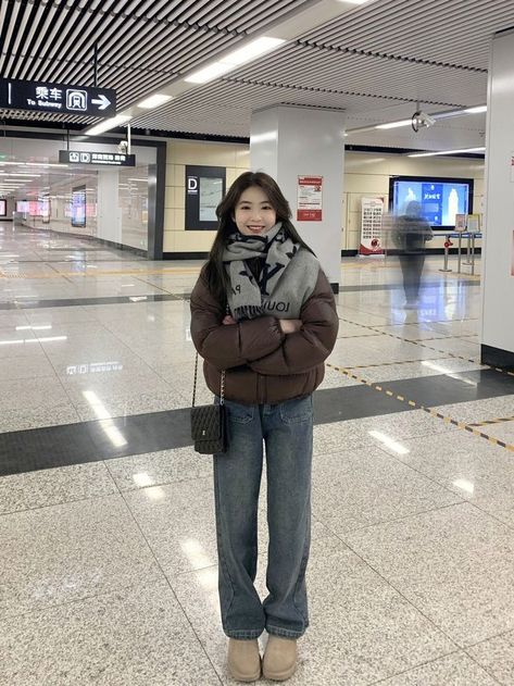 Cold Outfits Aesthetic Korean, Winter Outfits In Japan, Winter Fits Korean, Japan Fits Winter, Winter Asian Outfits, Korean Casual Outfits Winter, Japan Outfits Winter, Winter In Japan Outfit, Freezing Cold Outfits