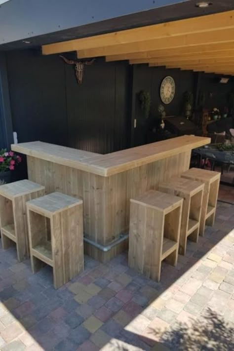 Building A Home Bar, Home Bar Plans, Pallet Bar Diy, Diy Outdoor Bar, Bar Shed, Bar Plans, Outdoor Patio Bar, Diy Home Bar, Pallet Bar