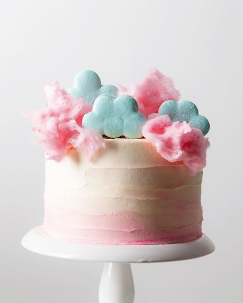 Chocolate Dipped Strawberries Cake, Best Butter Cake Recipe, Drippy Cakes, Lover Cake, Cotton Candy Cakes, 9th Birthday Cake, Cake Style, Cloud Cake, Best Carrot Cake