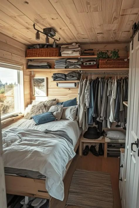 Clothing Storage Tiny House, Small Cabin Bedroom Ideas Space Saving, Diy Tiny Home Interior Ideas, Tiny Bedrooms Ideas, Tiny House Ideas Interior Maximize Space, Tiny Home Closet, Tiny Home Bedroom Ideas, Tiny Summer House, Tiny House Closet Ideas