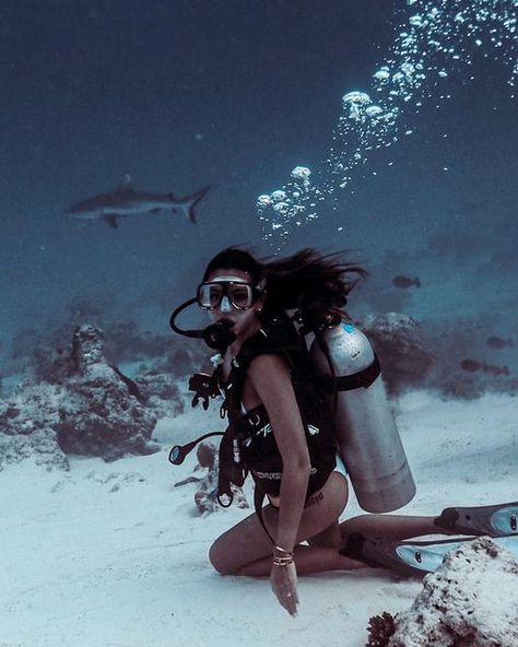 Maggie Wilson on Instagram: "Can’t wait to fly to Komodo next week with the Bali fam for a couple of days of diving. Fingers crossed we get to see some mantas and sharks!🖤" Woman Scuba Diving, Sea Diving Aesthetic, Scuba Dive Aesthetic, Couple Scuba Diving Aesthetic, Scooba Diving, Scuba Diving Aesthetic, Shark Aesthetics, Diving Aesthetic, Diving Pictures